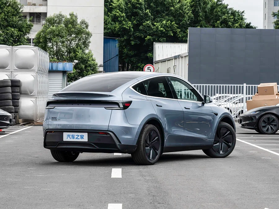 Tesla Model Y Long Range RWD