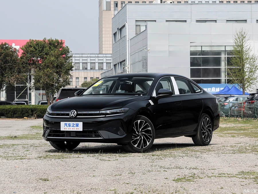 Volkswagen Sagitar L 300TSI DSG Luxury